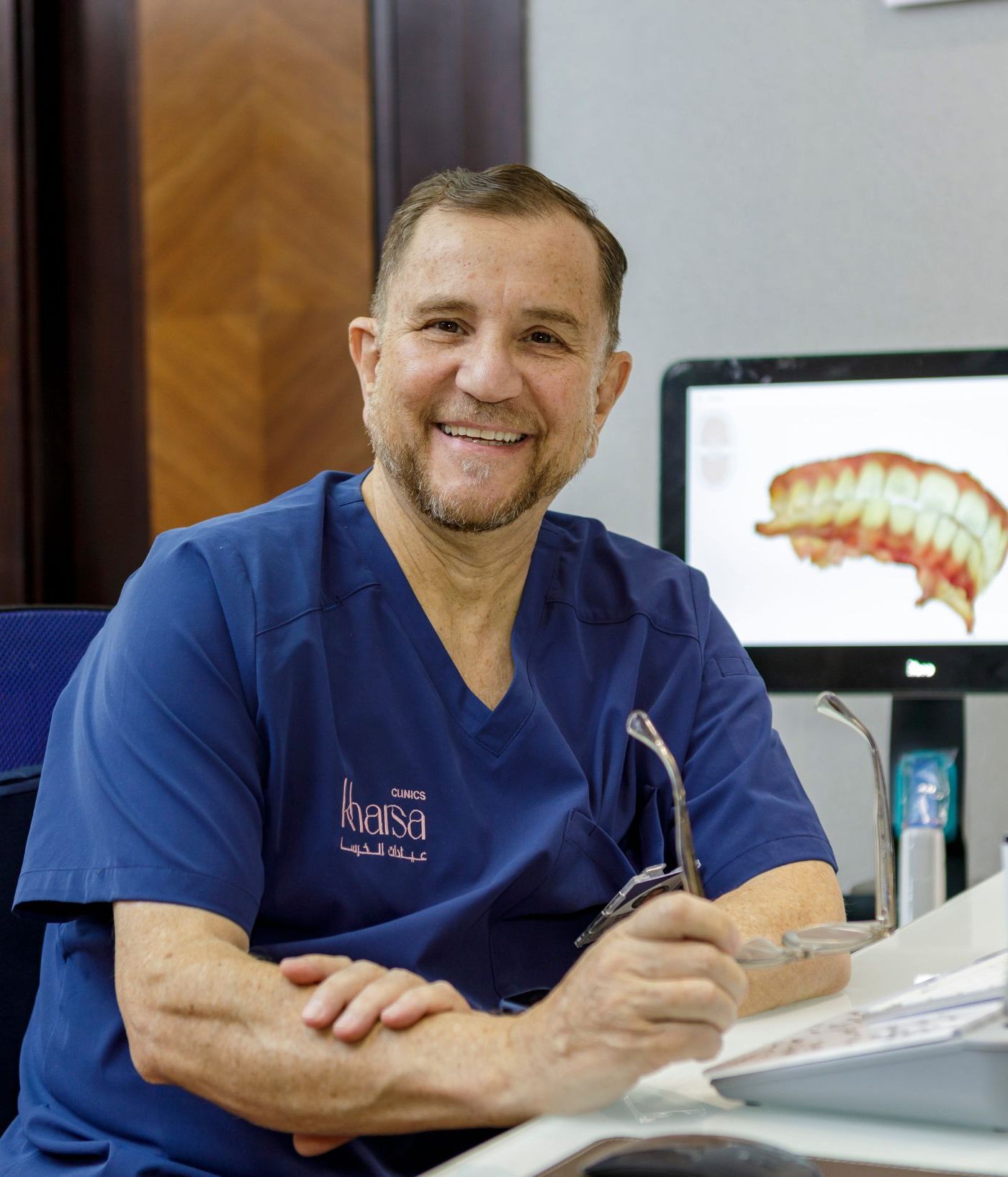 What does holistic dentistry mean at Kharsa Clinics?